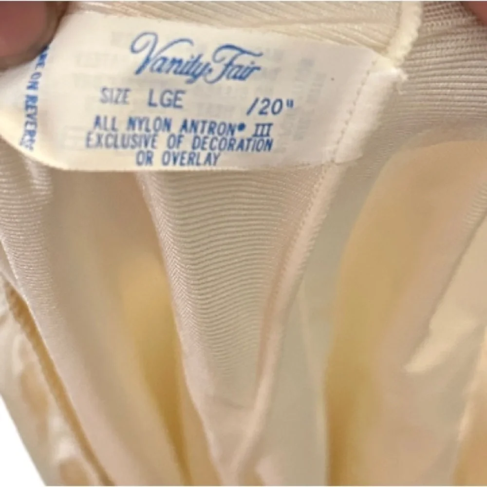 Vintage Vanity Fair Nylon Slip - Picture 5 of 5